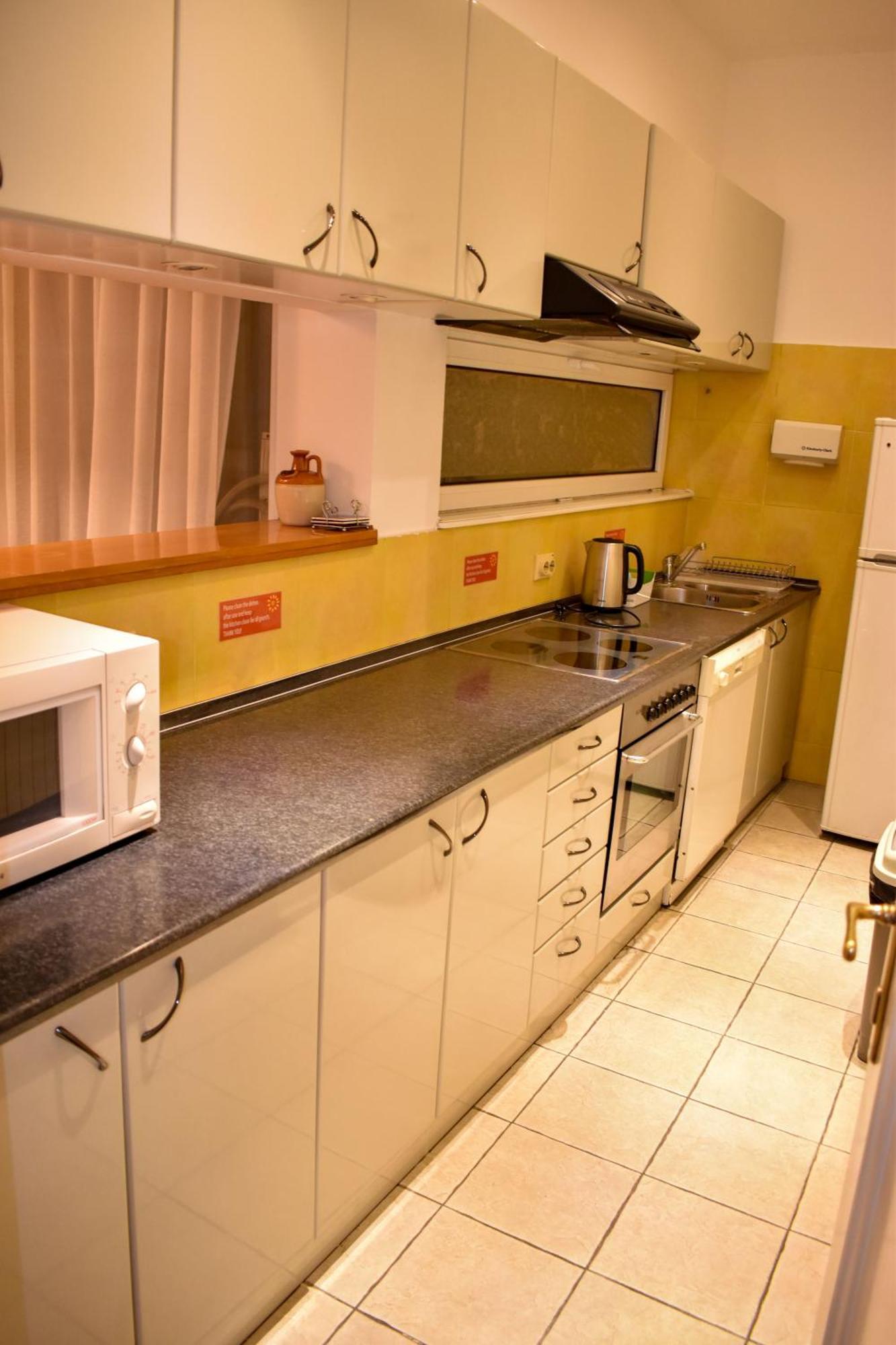 Sun Hostel Belgrade Exterior photo